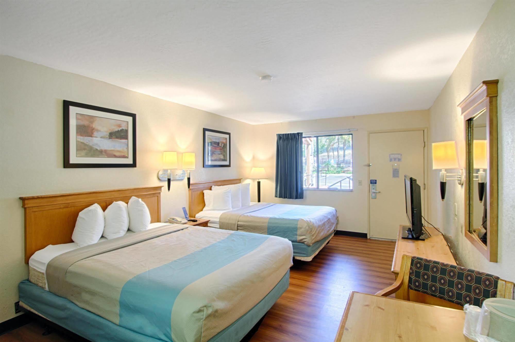 Motel 6 San Diego - Mission Valley Eksteriør billede
