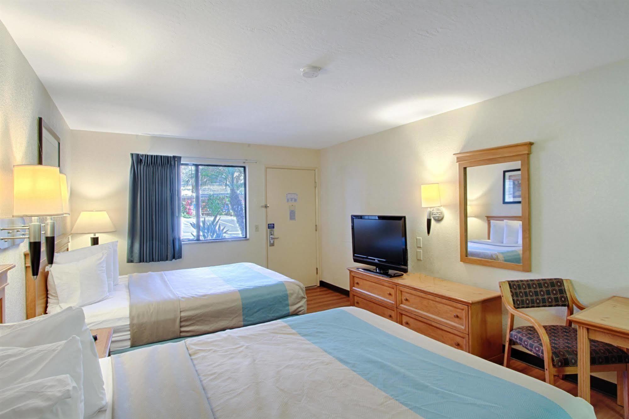 Motel 6 San Diego - Mission Valley Eksteriør billede